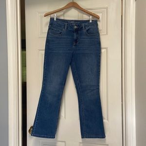 Maurices m jeans size bootcut size 8 x-short like new